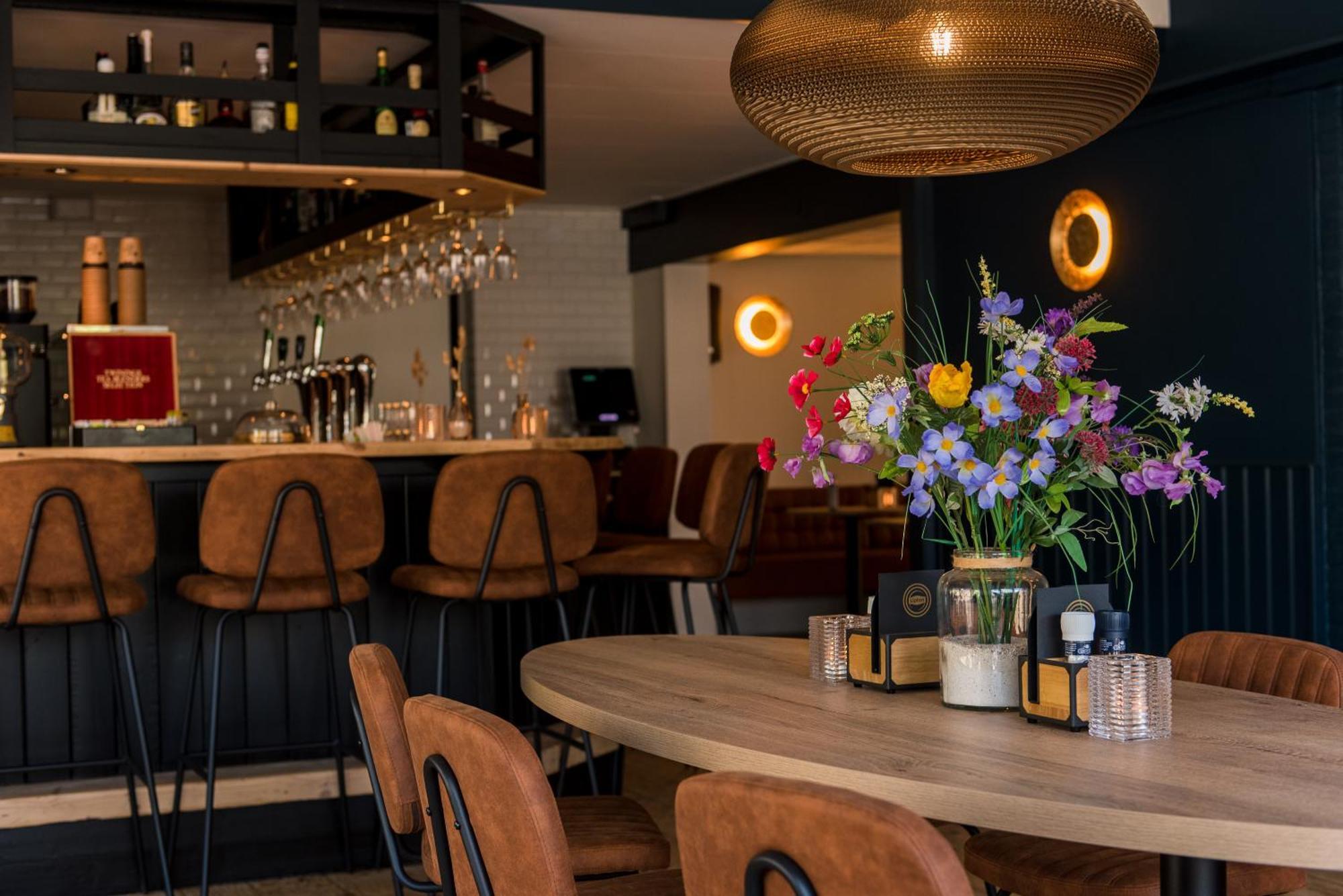 Hotel-Restaurant De Walvisvaarder Hollum  Exteriér fotografie