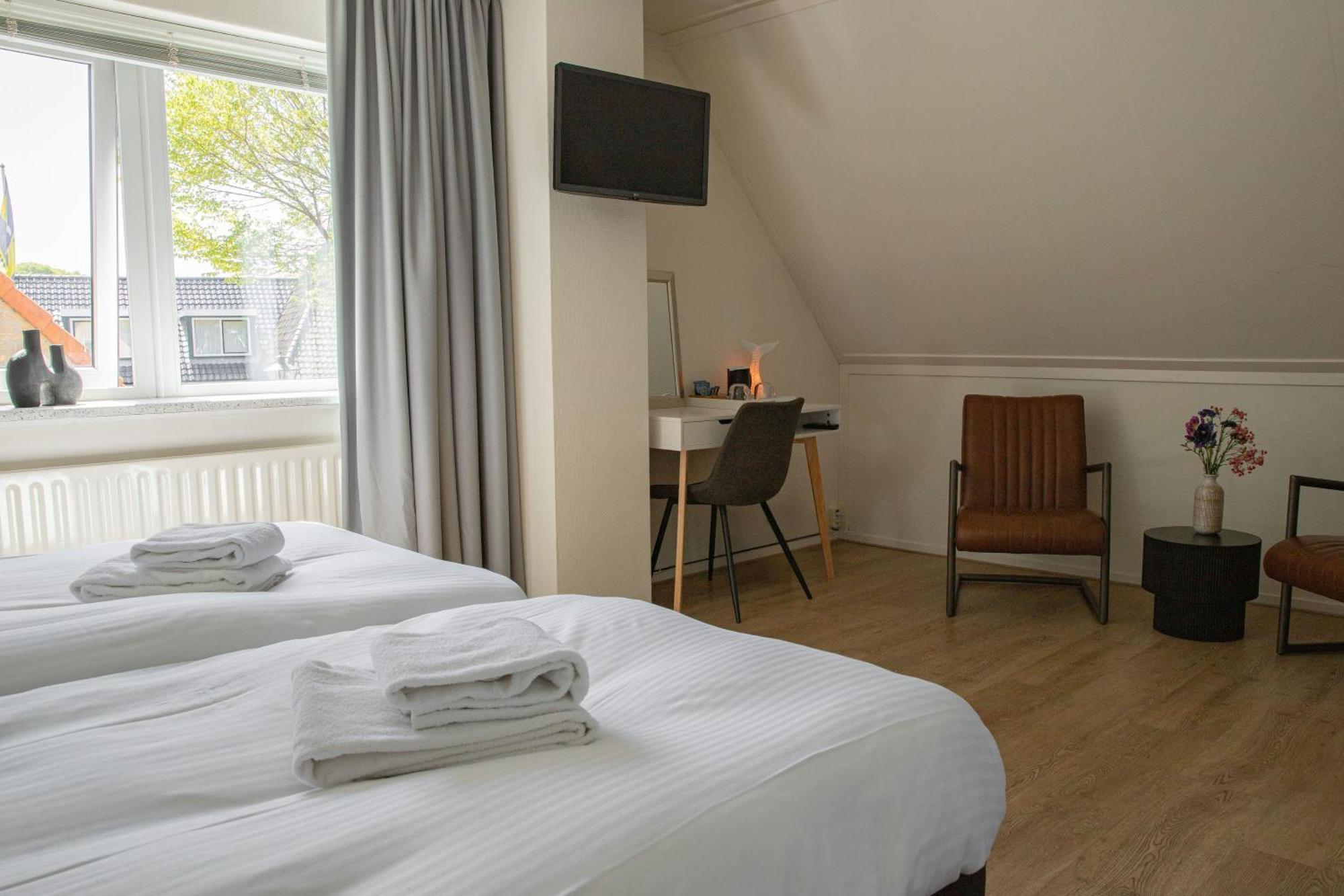 Hotel-Restaurant De Walvisvaarder Hollum  Exteriér fotografie